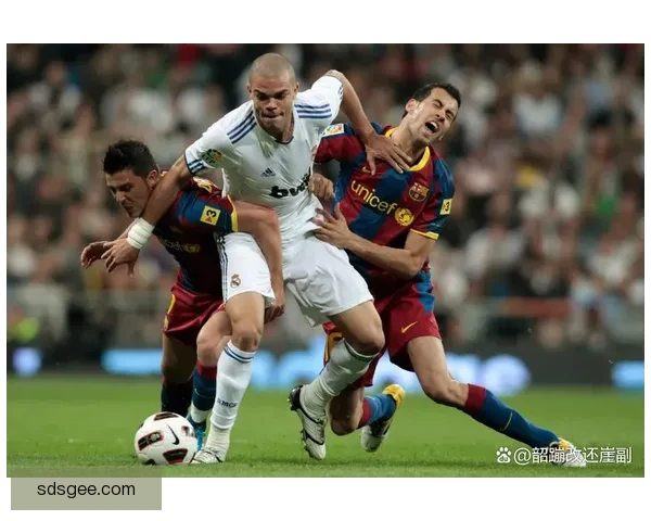 2012年巴萨对决皇马国家德比巅峰之战回顾与传奇时刻历史 2012年巴萨对决皇马国家德比巅峰之战回顾与传奇时刻历史