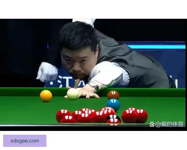 丁俊晖对决马克戴维斯斯诺克赛场焦点之战前瞻实力与经验的较量