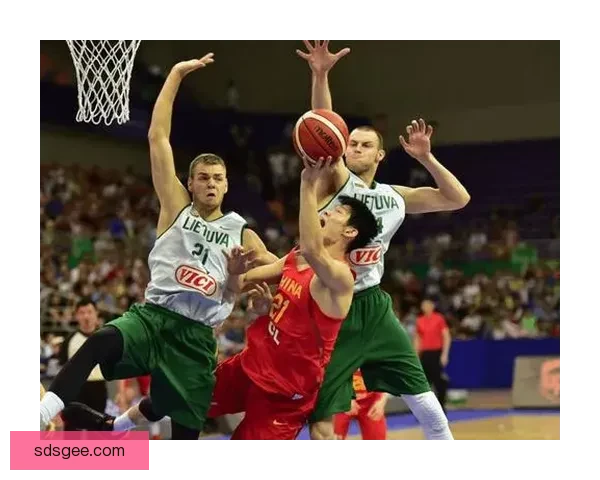 中国男篮蓝队对决立陶宛精彩视频回顾 全场激烈对抗直击赛事高潮